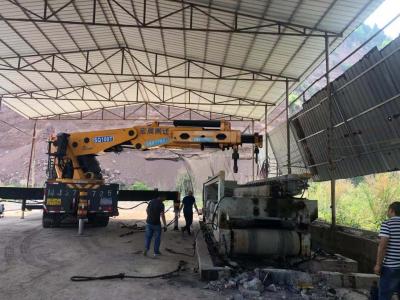 尾臂吊作業(yè)現(xiàn)場