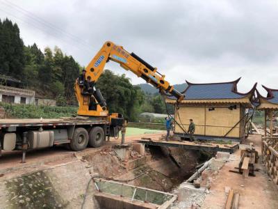尾臂吊作業(yè)現(xiàn)場